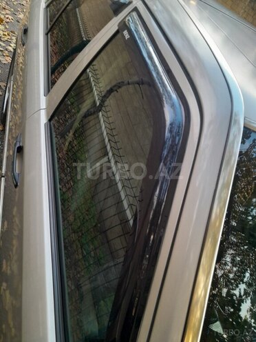 Mercedes E 220 1993, 240,000 km - 2.2 л - Bakı