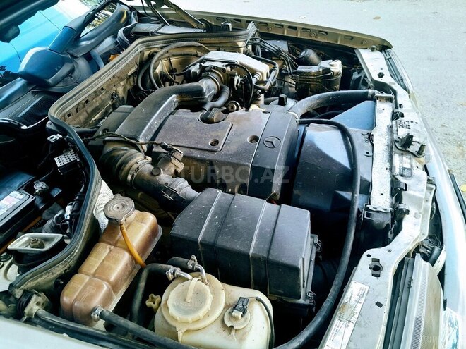 Mercedes E 220 1993, 240,000 km - 2.2 л - Bakı