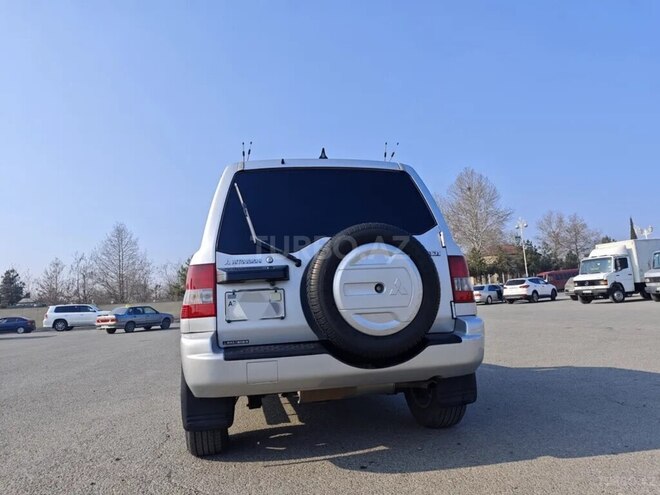 Mitsubishi Pajero io 2001, 368,000 km - 2.0 l - Bərdə
