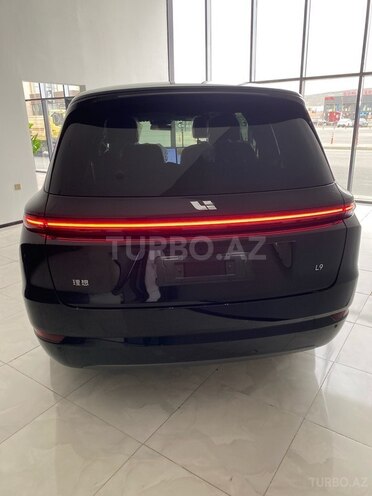 Li Auto L9-4