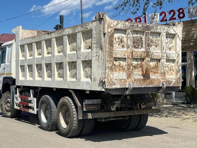 HOWO Sinotruk 2012, 255,000 km - 9.7 l - Qazax