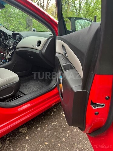 Chevrolet Cruze 2015, 290,000 km - 1.4 l - Quba