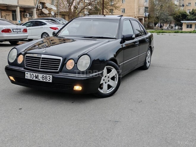Mercedes E 280-1