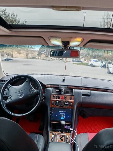 Mercedes E 280-9