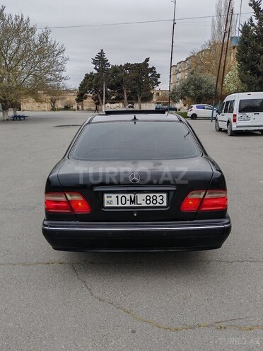 Mercedes E 280-7