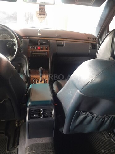 Mercedes E 270 2000, 357,654 km - 2.7 l - Beyləqan