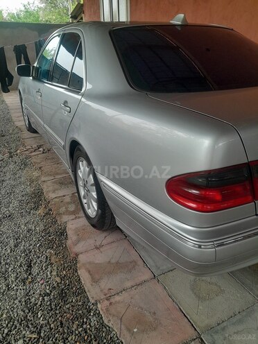 Mercedes E 270 2000, 357,654 km - 2.7 l - Beyləqan