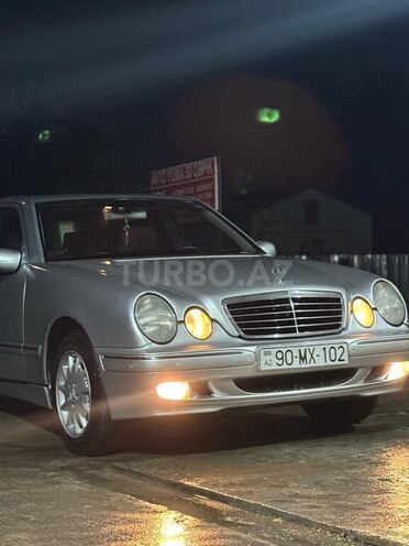 Mercedes E 220 d 2001, 461,000 km - 2.2 l - Bakı