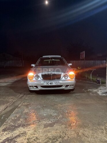 Mercedes E 220 d 2001, 461,000 km - 2.2 l - Bakı