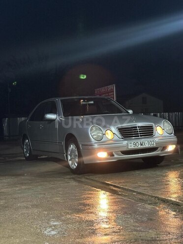 Mercedes E 220 d 2001, 461,000 km - 2.2 l - Bakı
