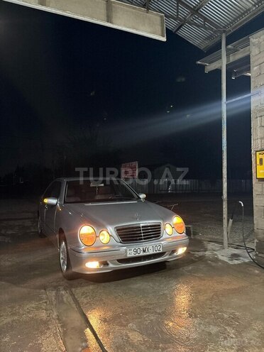 Mercedes E 220 d 2001, 461,000 km - 2.2 l - Bakı