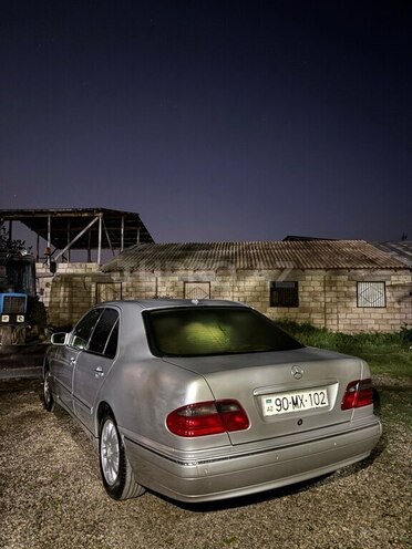 Mercedes E 220 d 2001, 461,000 km - 2.2 l - Bakı
