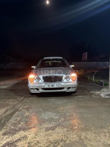 Mercedes E 220 d 2001, 461,000 km - 2.2 l - Bakı