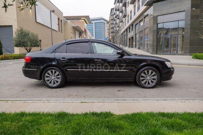 Hyundai Sonata-2