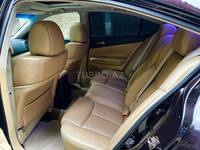 Nissan Maxima-14