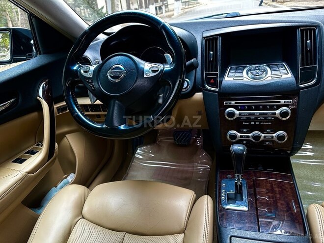 Nissan Maxima-10