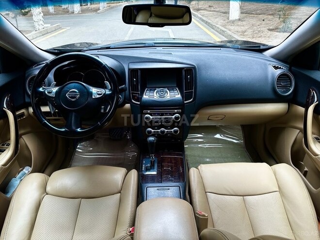Nissan Maxima-11