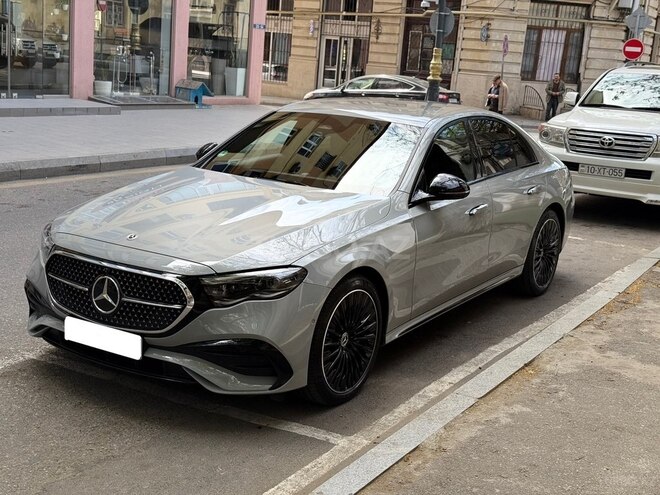 Mercedes E 300 e 4MATIC 2023, 15,000 km - 2.0 l - Bakı