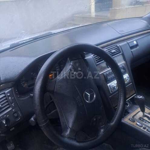 Mercedes E 270 2002, 400,000 km - 2.7 l - Bakı