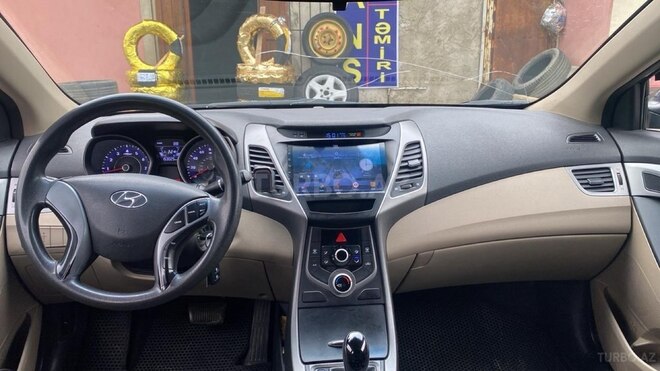 Hyundai Elantra 2015, 180,000 km - 1.6 l - Bakı