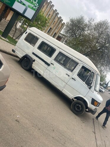 Mercedes 208 D 1994, 200,000 km - 2.5 l - Masallı