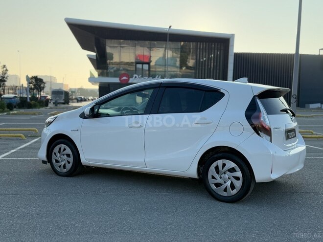 Toyota Aqua 2019, 120,000 km - 1.5 л - Bakı