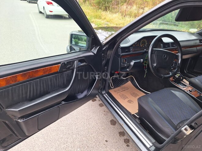 Mercedes E 280 1990, 263,000 km - 2.8 l - Sumqayıt