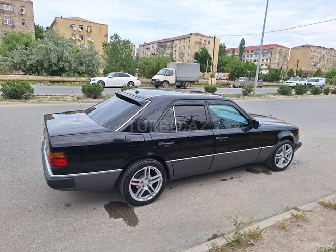 Mercedes E 280 1990, 263,000 km - 2.8 l - Sumqayıt