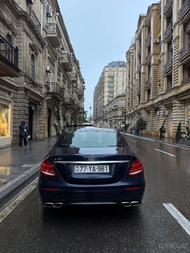 Mercedes E 300 4MATIC 2017, 22,114 km - 2.0 l - Bakı