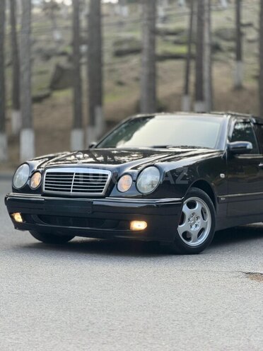 Mercedes E 280 4MATIC 1999, 270,000 km - 2.8 l - Sumqayıt