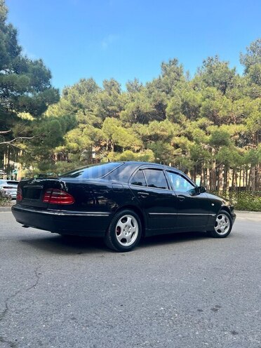 Mercedes E 280 4MATIC 1999, 270,000 km - 2.8 l - Sumqayıt