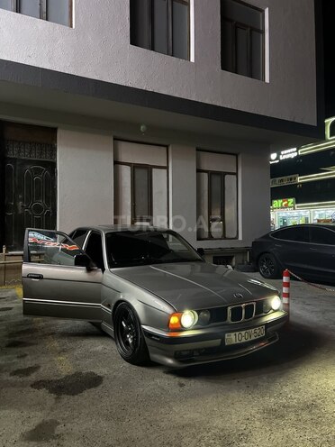 BMW 528 1992, 297,678 km - 2.8 l - Bakı