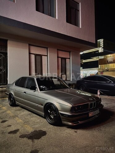BMW 528 1992, 297,678 km - 2.8 l - Bakı