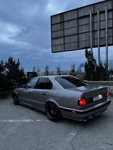 BMW 528 1992, 297,678 km - 2.8 l - Bakı
