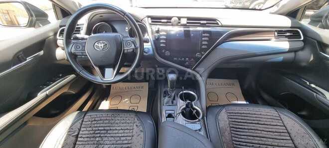 Toyota Camry-11
