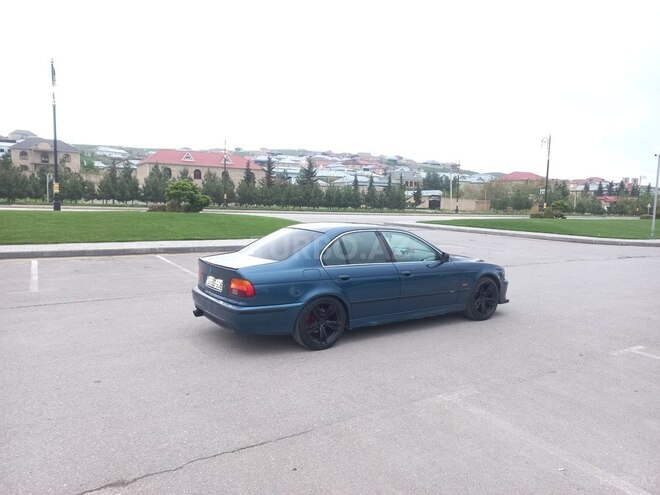 BMW 528 1997, 410,000 km - 2.8 л - Bakı