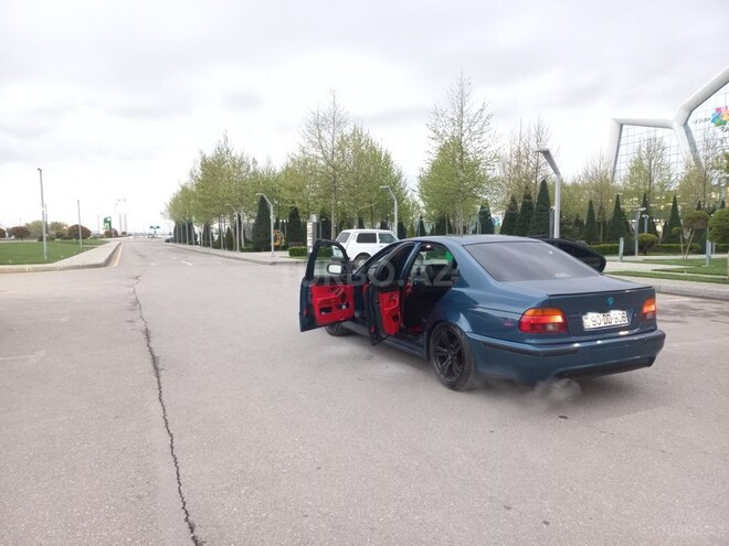BMW 528 1997, 410,000 km - 2.8 л - Bakı