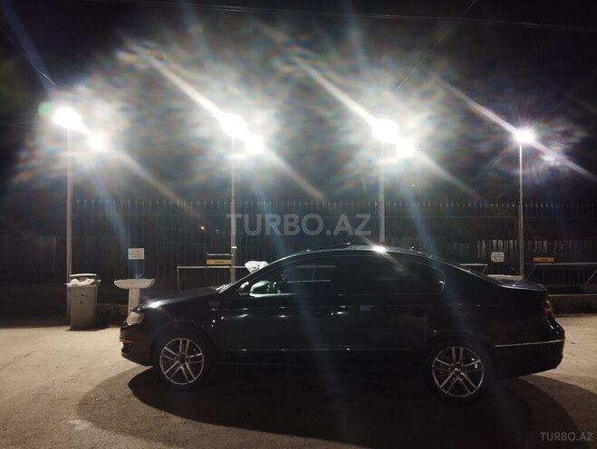 Volkswagen Passat 2005, 400,000 km - 2.0 л - Qusar