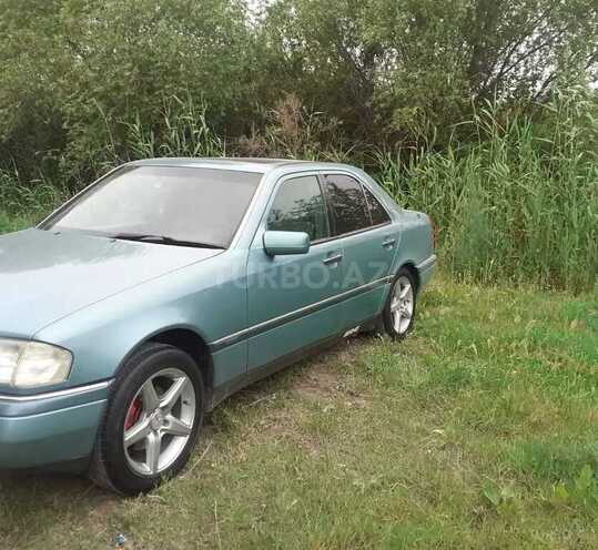 Mercedes C 280 1995, 425,000 km - 2.8 l - Sabirabad