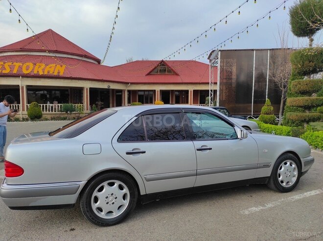 Mercedes E 240 1997, 173,000 km - 2.4 l - Bakı