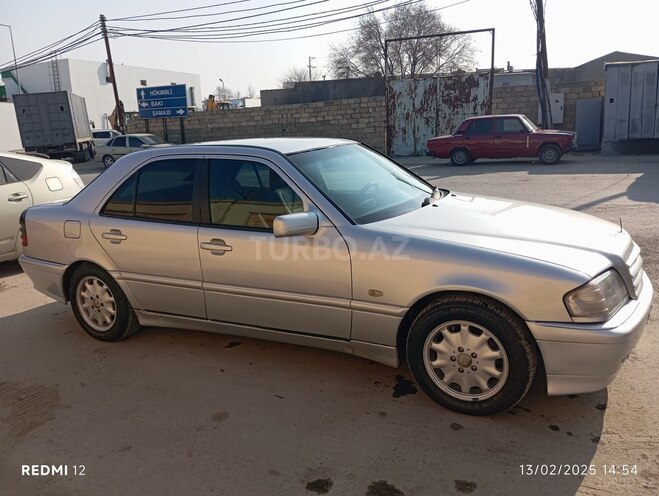 Mercedes C 220 d 2000, 272,000 km - 2.2 l - Bakı