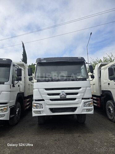 HOWO Sinotruk 2013, 398,000 km - 9.7 l - Ucar