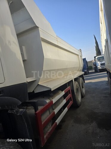 HOWO Sinotruk 2013, 398,000 km - 9.7 l - Ucar