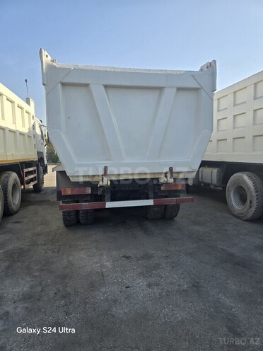 HOWO Sinotruk 2013, 398,000 km - 9.7 l - Ucar