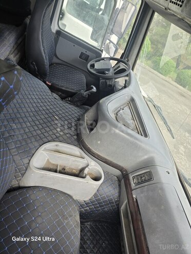 HOWO Sinotruk 2013, 398,000 km - 9.7 l - Ucar