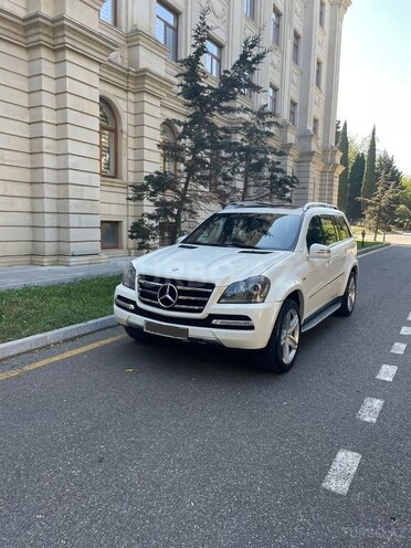 Mercedes GL 500 4MATIC 2011, 72,500 km - 5.5 l - Bakı