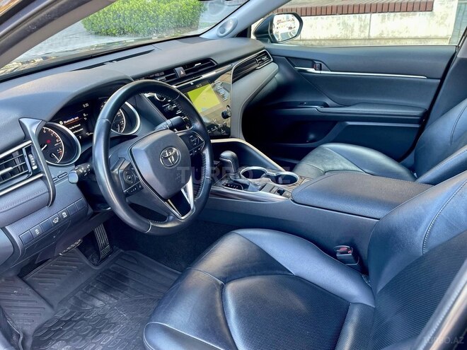 Toyota Camry-14