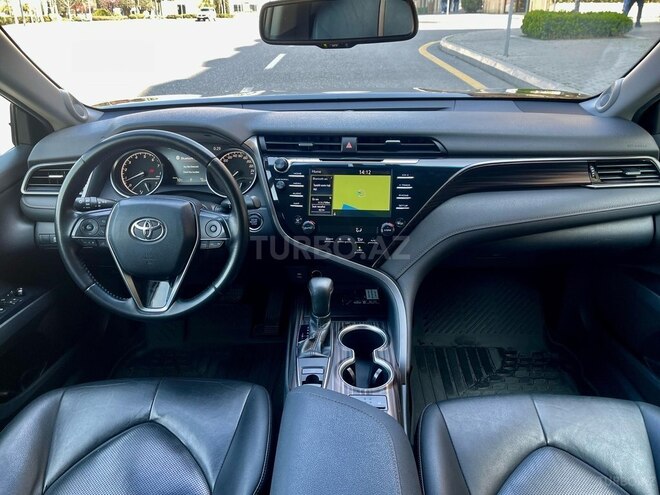 Toyota Camry-13