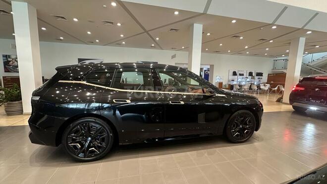 BMW iX-7