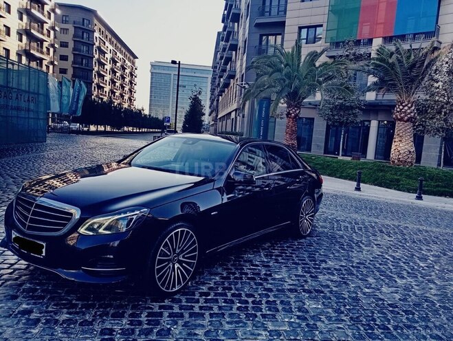 Mercedes E 220-1